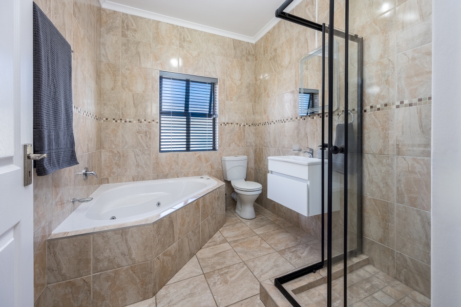 3 Bedroom Property for Sale in Deo Gracia Western Cape
